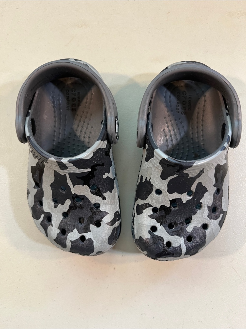 CROCS Kids Black & Gray Camo Classic Clog with Heel Strap